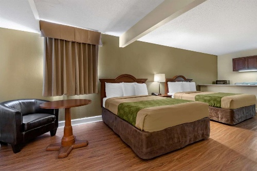 Econo Lodge Inn & Suites Lugoff image 11