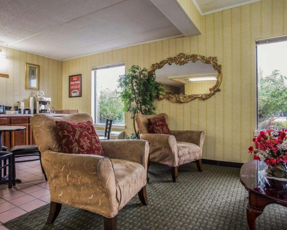 Econo Lodge Inn & Suites Lugoff Image 25
